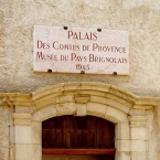 Musée du Pays Brignolais dans l'ancien Palais des Comtes de Provence